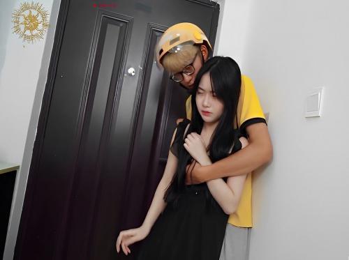 Anh shipper may mắn giao được đơn đến cô nhà cô gái say sỉn